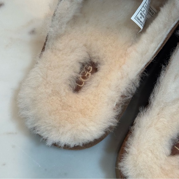 UGG Chestnut Sheepskin Slide with Cream Shearling - Picture 5 of 8